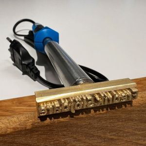 Brännstämpel med egen text