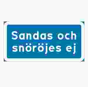 Parkeringsskylt Sandas och snöröjes ej